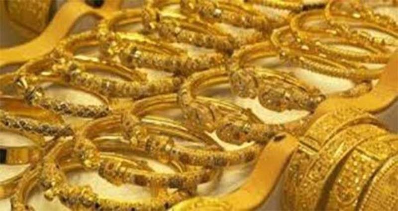 Gold price down by Rs1000 per tola