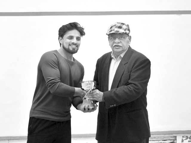 Int’l junior coach Mujahid honoured by Punjab Squash