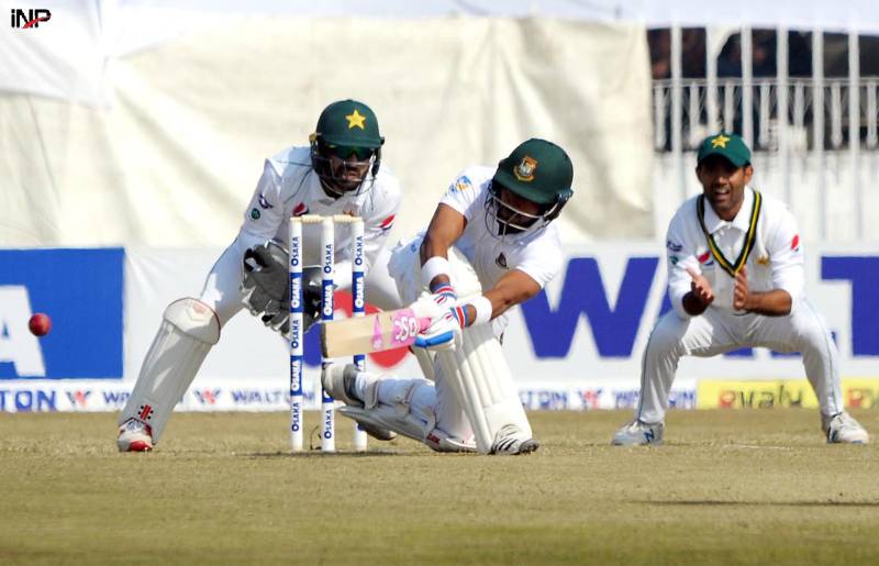 Shaheen shines as Pakistan restrict Bangladesh to 233