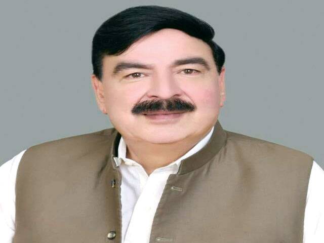 Coaster driver responsible for tragic accident: Sheikh Rasheed