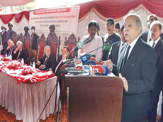 CJP urges district judiciary to reduce load on higher courts