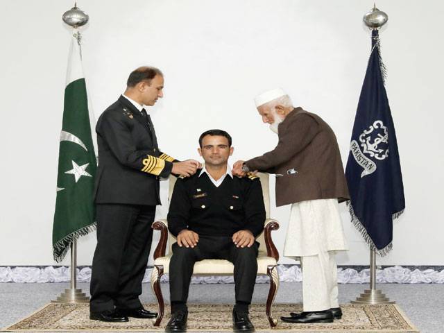 Naval Chief conferred Fakhar honourary rank of Lieutenant in Pak Navy