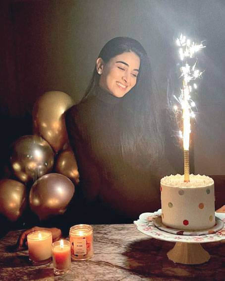 Actress Anmol Baloch celebrates birthday