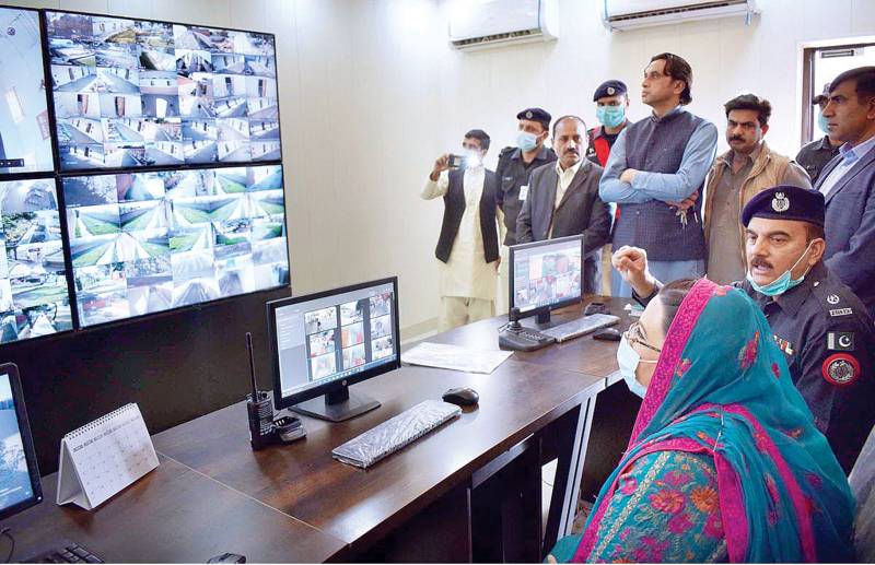 Dr Firdous visits Sialkot jail, listens to women prisoners problems