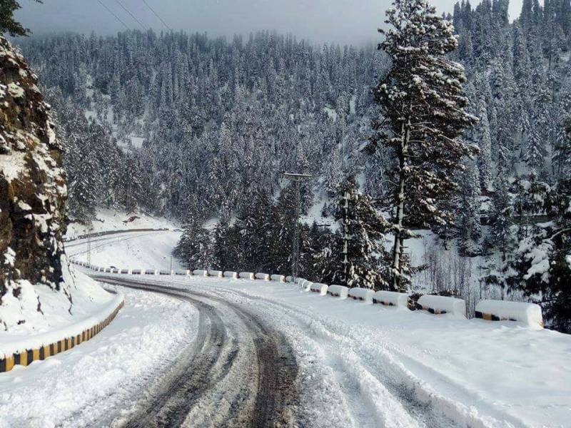 Murree, Nathiagali likely to receive snowfall on 26th