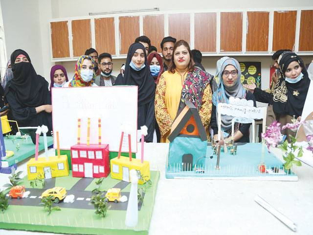 Science models exhibition held at University of Okara