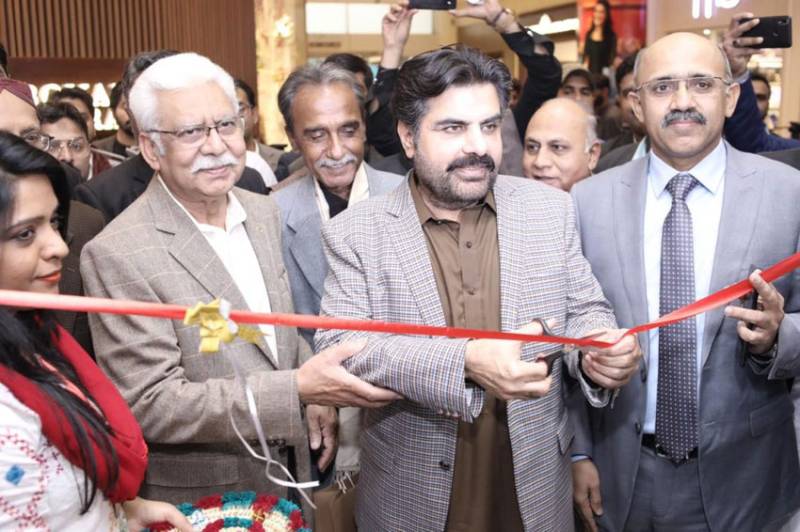 Nasir Shah inaugurates flower exhibition at Sukkur IBA varsity