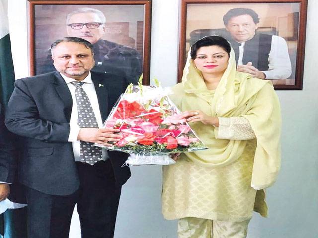 Kanwal Shauzab lauds teaching, research activities at Islamia University Bahawalpur