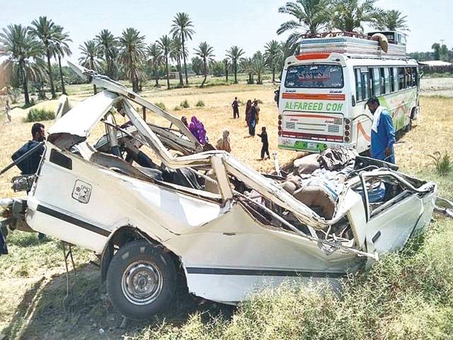 14 killed, 23 injured in van-coach collision near Khairpur