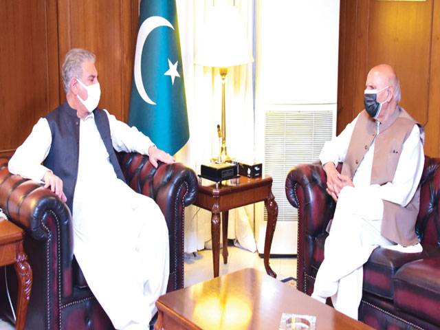 Sarwar, Qureshi discuss COVID-19 pandemic, overall political situation