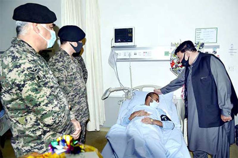 Interior Minister Sheikh Rasheed visits HFH, inspects 20 ventilators provided by NDMA