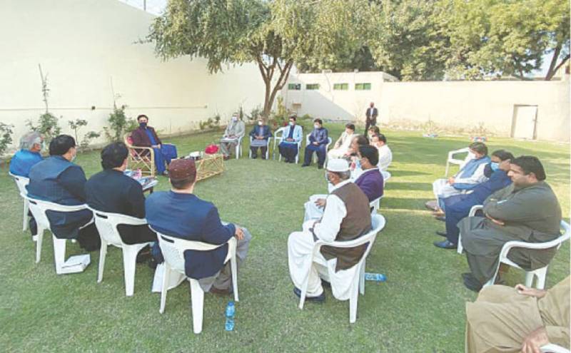 Bilawal discusses party situation with office-bearers