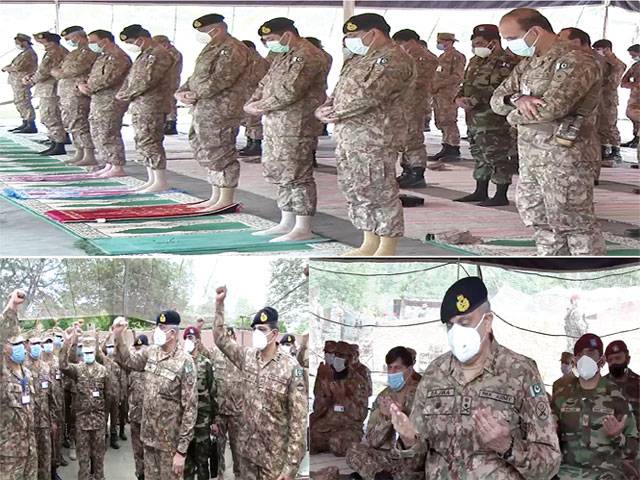 COAS spends Eid with troops at Line of Control