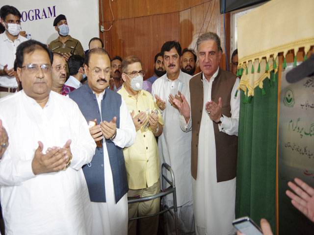 Qureshi opens clean, green energy-based projects in Multan