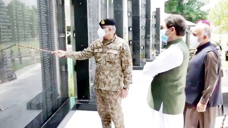 COAS briefs PM on Pak-Afghan border situation