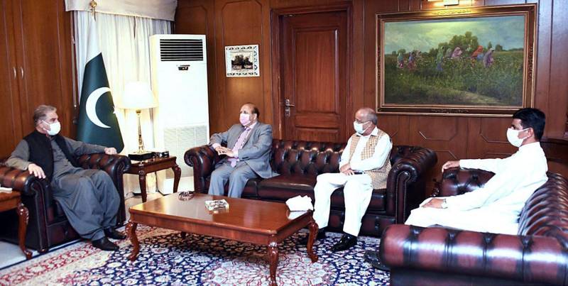 FM Qureshi, British MP Lord Qurban discuss Kashmir