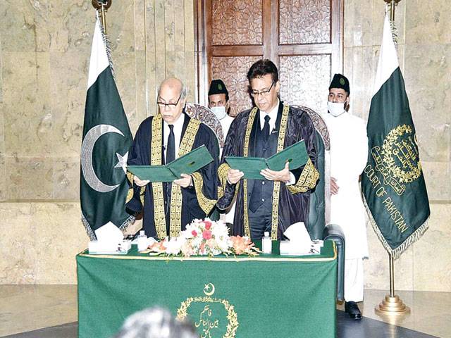 CJP administers oath to Justice Ali Mazhar as SC judge