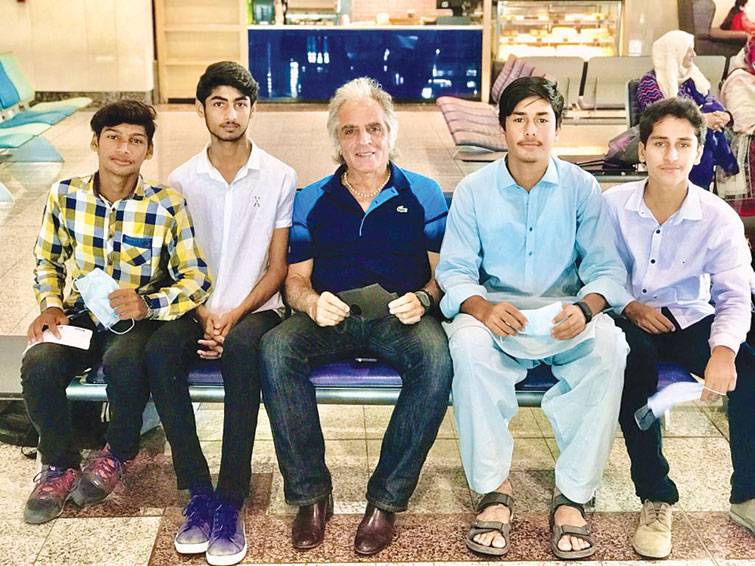 Top seeds advance in 8th KC Indus Pharma National Tennis