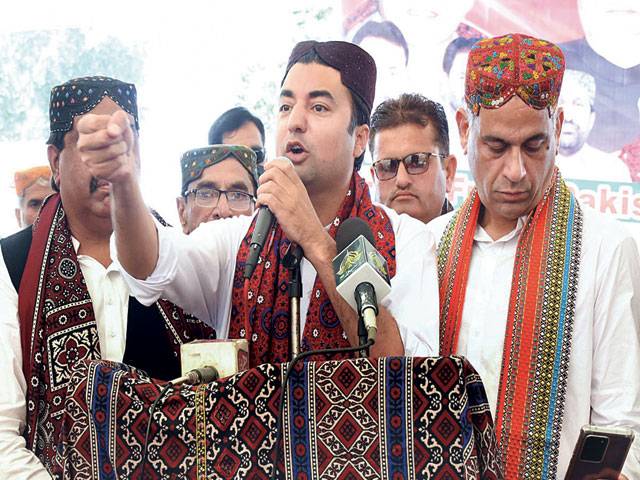 PPP govt turns Karachi into pile of heaps, alleges Murad Saeed