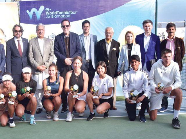 Sa Rang, Ivan lift girls, boys World Jr Tennis crowns