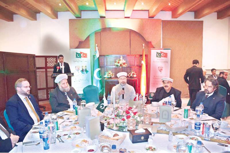 Religious extremists, liberals damaged Islam: Qadri