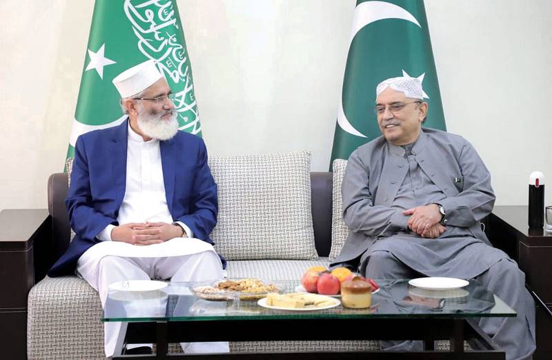 Zardari meets Siraj, seeks support for no-trust move