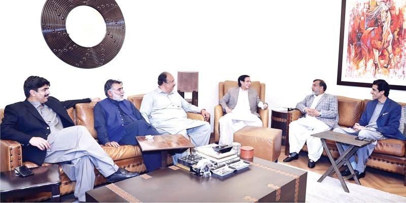 ‘JKT group’ meets Parvez Elahi in Lahore