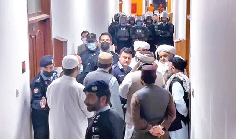 Opposition outcry as police storm Parliament Lodges, detain several JUI-F ‘guards’