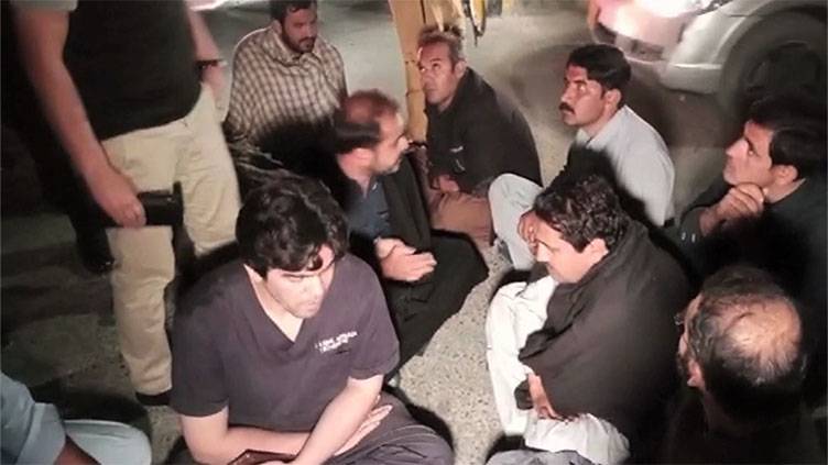 Police crackdown on young doctors' sit-in in Quetta, over 15 arrested