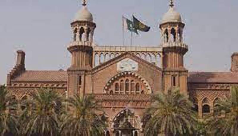 LHC issues notices to Parvez Elahi, Dost Mazari, chief secretary, IGP