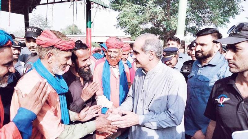 Kh Saad visits Faisalabad Railway Station