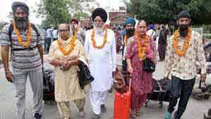 500 Sikh yatrees from India to arrive in Pakistan on 26th