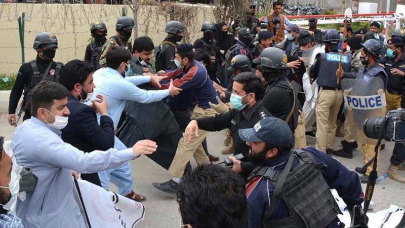 Quetta police get remand of 25 protesting physiotherapists