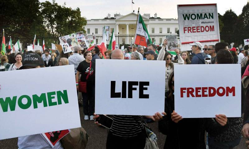 Thousands march in Washington to support protesters in Iran