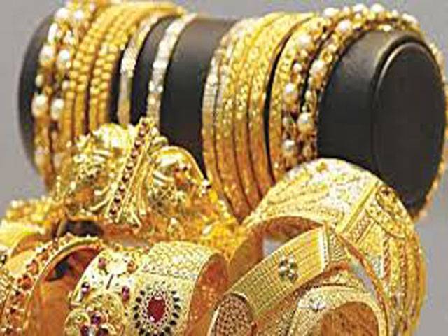 Gold rate soars by Rs1,100 per tola