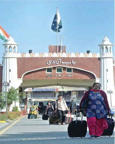 97 Hindus from India arrive in Lahore via Wagah Border