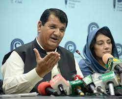 Imran destroyed economy, social values: Amir Muqam