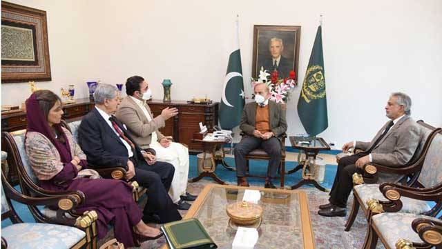 Bilawal briefs PM on Resilient Conference