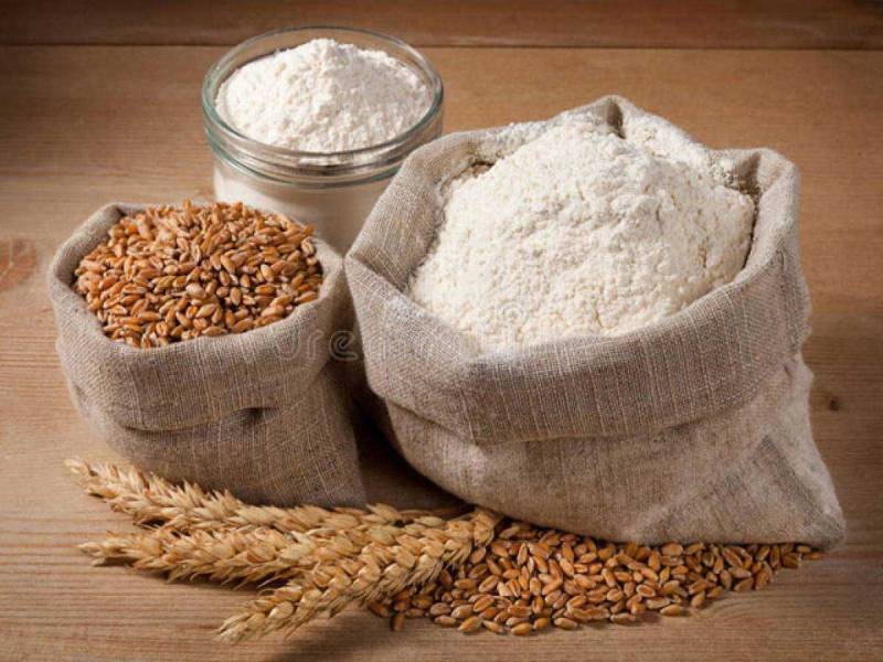 Wheat flour being sold at Rs648 per 10-kg bag in Bahawalpur 