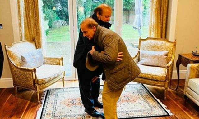 Shehbaz meets Nawaz as PML-N starts process for party tickets