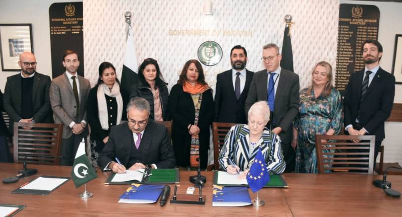 EU, Pakistan sign five new grant pacts