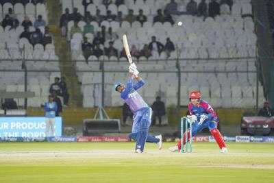 Centurion Usman stars in Sultans’ success over Karachi Kings