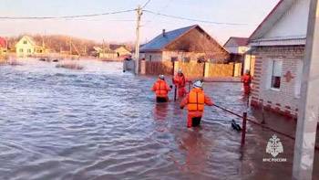 Cities in Russian Urals, west Siberia brace for worst floods in decades