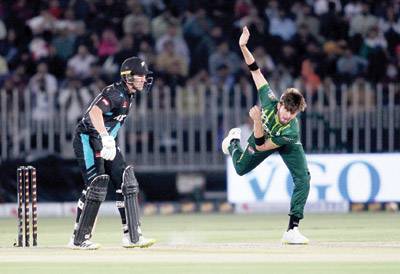 Bowlers shine as Pakistan thrash New Zealand in 2nd T20I