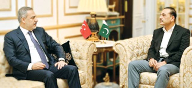 Turkish FM meets Army Chief Gen Asim