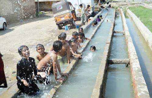 Pakistan grapples with severe heat wave, temperatures soar to 50°C in some areas