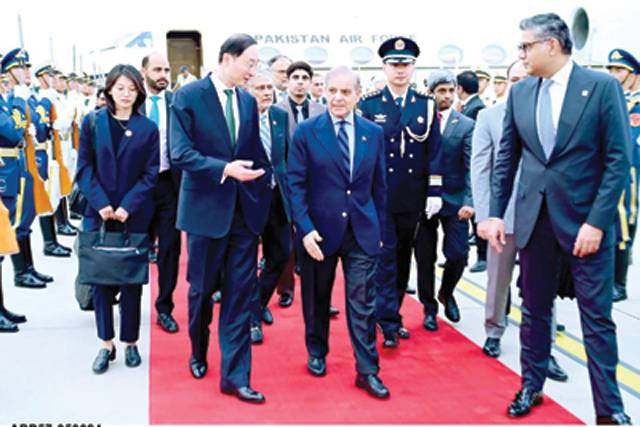 Business-to-business coop key to Pak, China bright future: PM