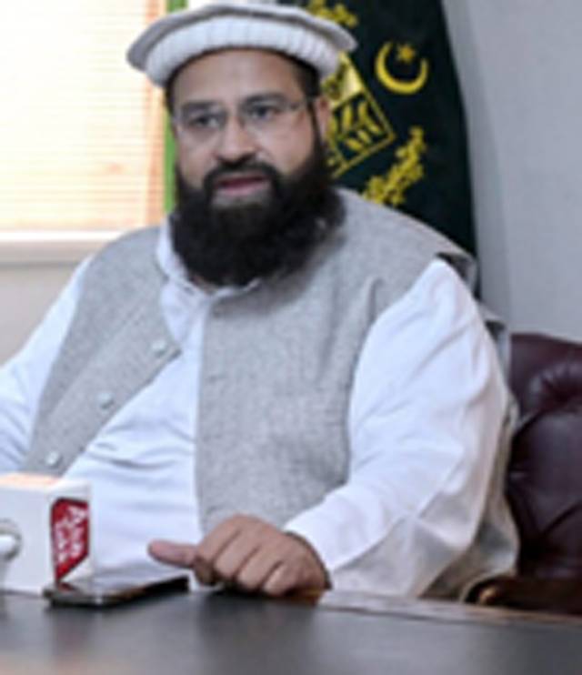 Ashrafi urges pilgrims to avoid political, sectarian activities