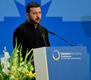 Zelensky pleads for air defence help at Berlin aid summit