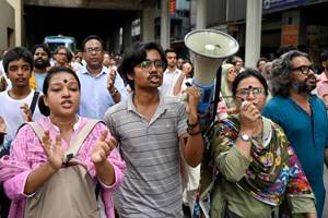 Bangladesh protest leaders taken from hospital by police